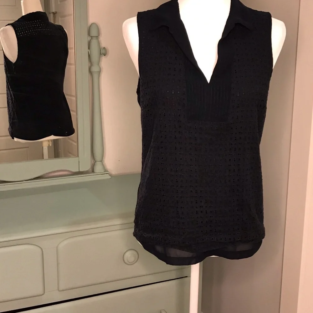 Ann Taylor navy eyelet front collared tank Medium - Picture 2 of 6